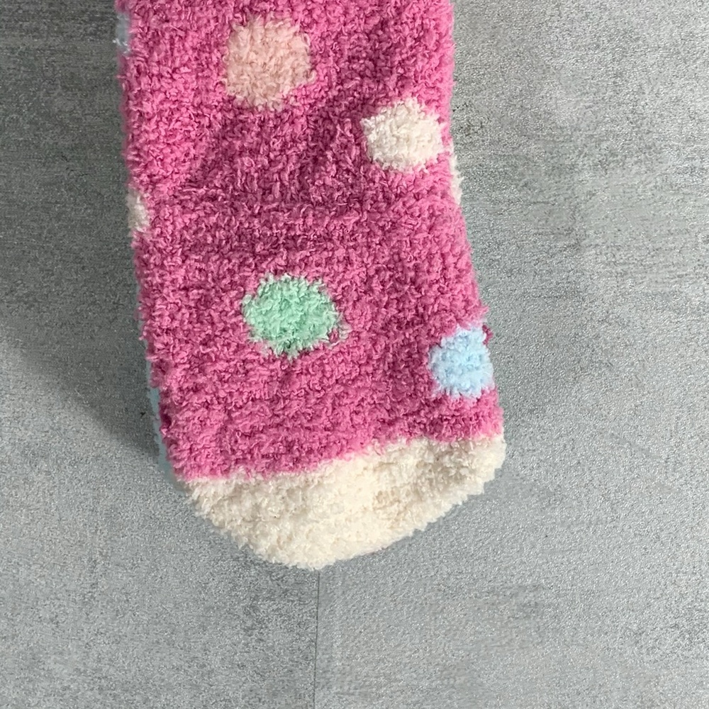 3/$20 Free Press 2 Pair Fuzzy Socks SZ 6-10.5 - Picture 6 of 7